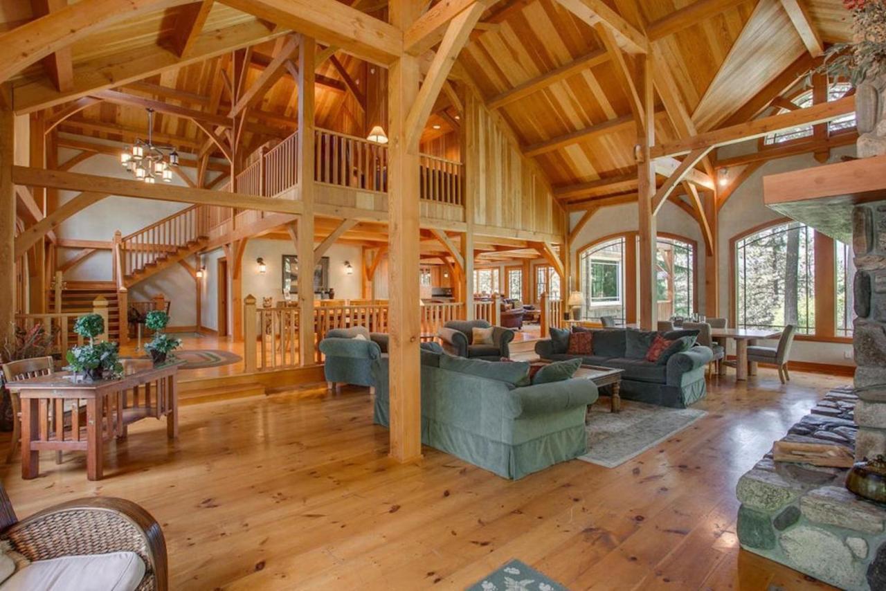Snowgrass Lodge - River, Mountain Views & Hot Tub ليفينورث المظهر الخارجي الصورة