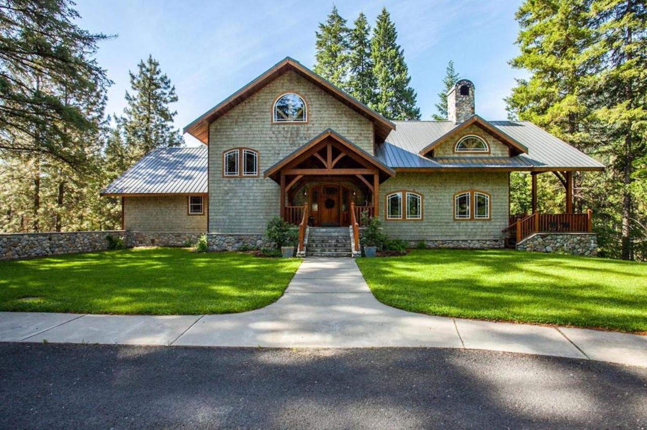 Snowgrass Lodge - River, Mountain Views & Hot Tub ليفينورث المظهر الخارجي الصورة